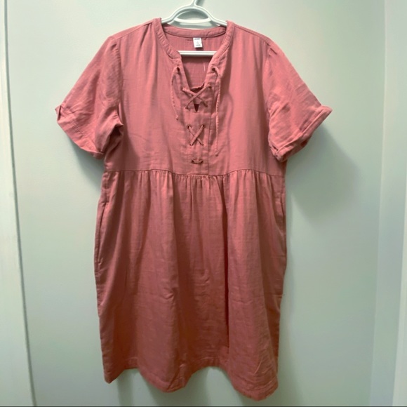Old Navy Shift Dress with Pockets - Picture 8 of 10
